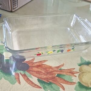Anchor Hocking 2Quart Glass Baking/searving Dish with Colorful Fruit Design